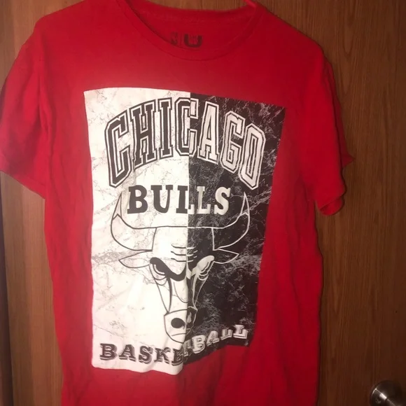 Bulls shirt and jersey - Picture 2 of 5